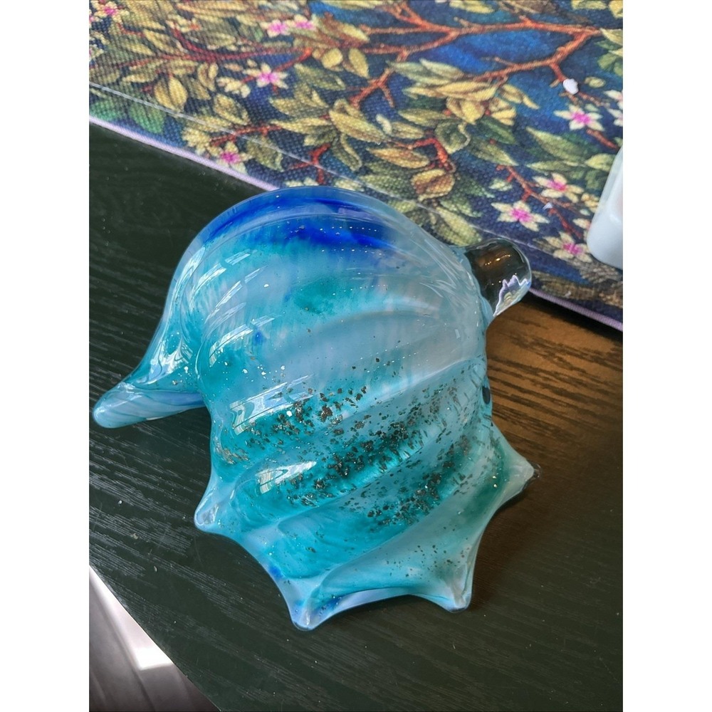 Hand Blown 5.5"  Blue Sea Shell Iris‎ Bohemia Art Glass Czech Republic Signed
